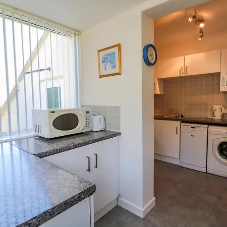 Holiday home Pengullyn